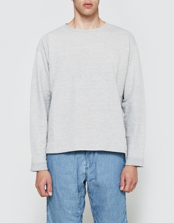 Crewneck L/S Sweatshirt in Light Grey