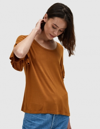 Cierra Ruffle Sleeve Tee in Cognac