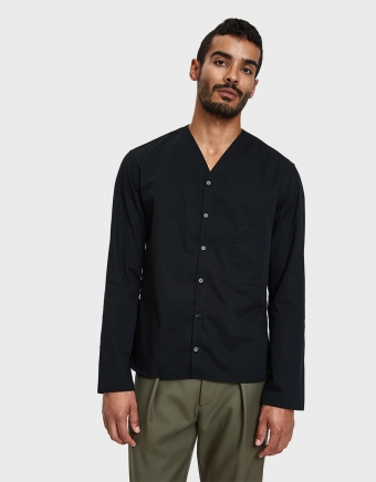 V-Neck Collar Shirt in Black