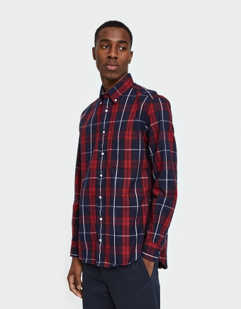 Plaid Flannel Shirt in Red/Navy