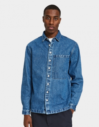 Classic Shirt with Pocket in Washed Denim
