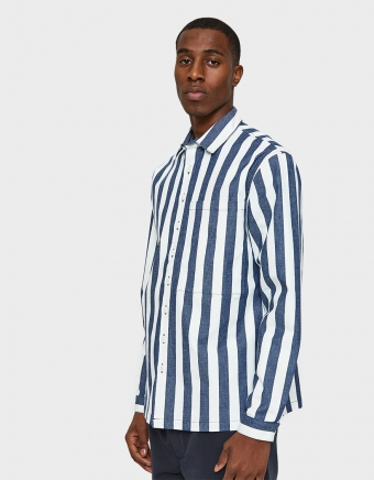 Classic Shirt with Pocket in White/Blue