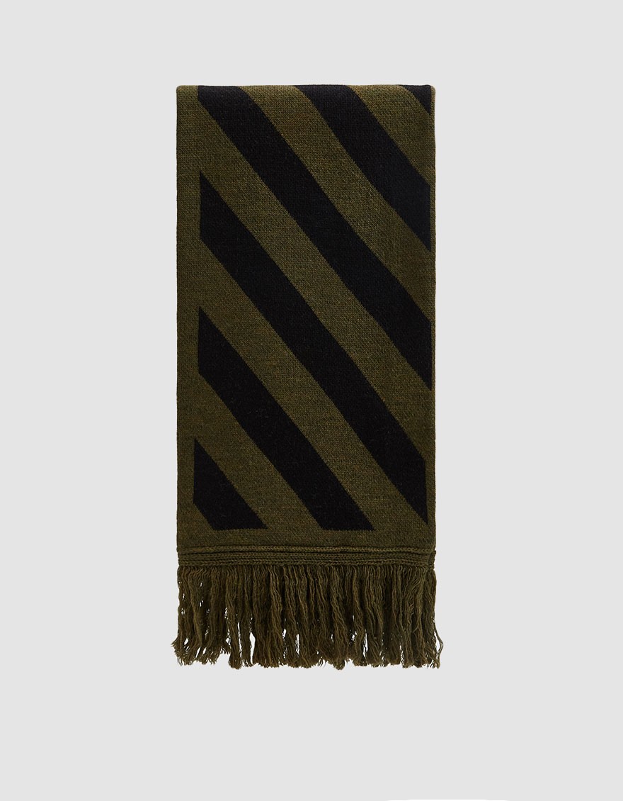 Diagonal Arrow Scarf in Military Green