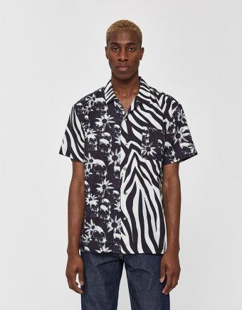 S/S Hawaiian Button Up Shirt in Dive Bar