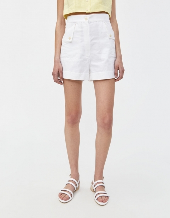 Huxie Short in Chalk